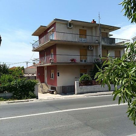 Apartments Pericic Podstrana Exterior foto